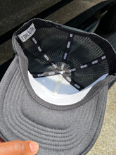 画像をギャラリービューアに読み込む, トラッカー刺繍帽子 - ブラック/ホワイト